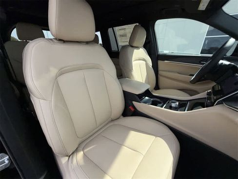 New 2025 Jeep Grand Cherokee Limited image 13