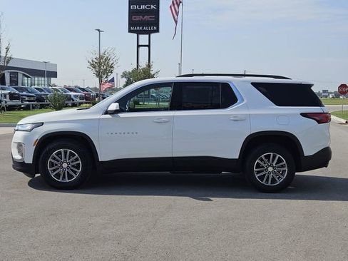 Used 2023 Chevrolet Traverse LT image 4