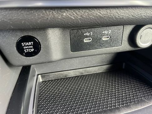 Used 2024 Nissan Rogue S FWD image 21
