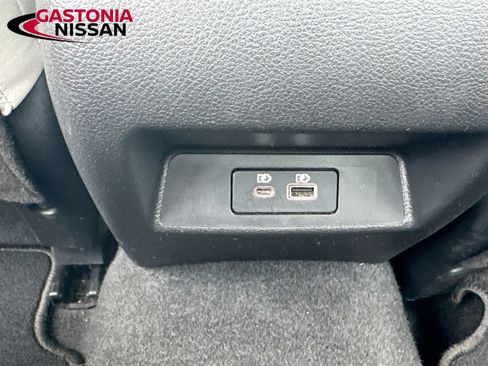 Used 2025 Nissan Altima 2.5 SV FWD image 32