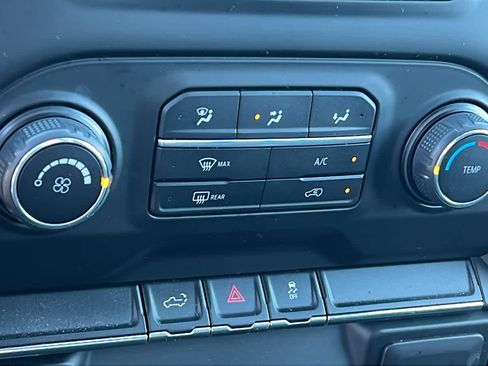 Used 2020 Chevrolet Silverado 1500 Custom w/ Custom Value Package AWD/4WD image 14