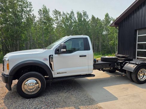 Used 2023 Ford F450 XL AWD/4WD image 2