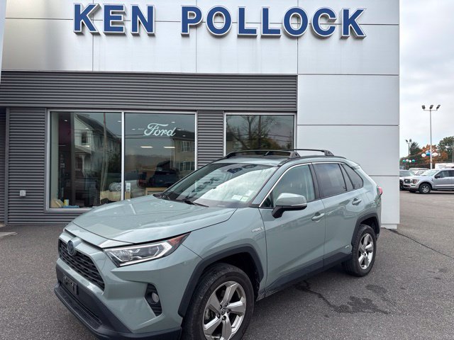 Used 2021 Toyota RAV4 XLE Premium AWD/4WD image 2
