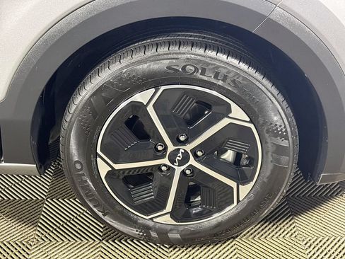 Certified 2023 Kia Niro EX FWD image 24