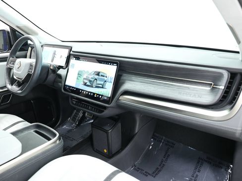 Used 2024 Rivian R1S Adventure AWD/4WD image 98