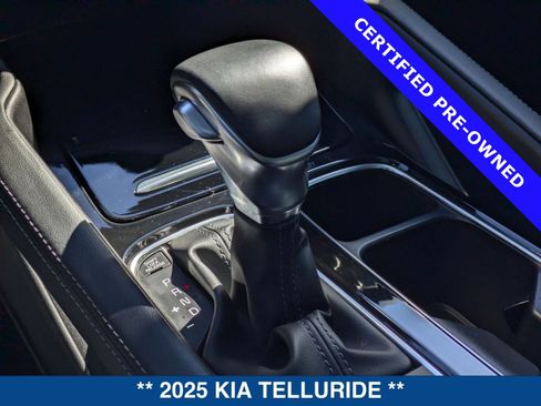Used 2025 Kia Telluride EX image 34