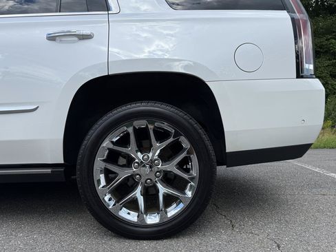 Used 2019 Cadillac Escalade Platinum AWD/4WD image 11