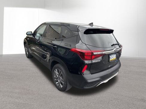 Certified 2021 Kia Seltos LX AWD/4WD image 28