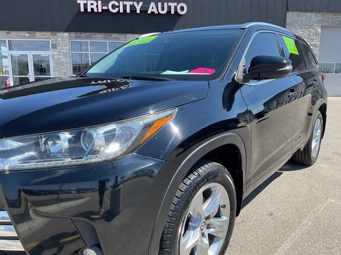 Used 2018 Toyota Highlander Limited image 2