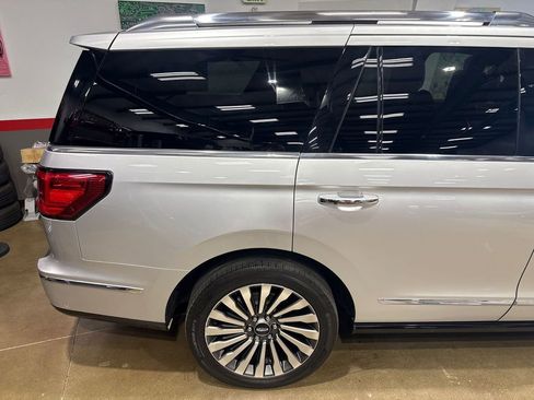 Used 2018 Lincoln Navigator Reserve w/ Technology Package image 28