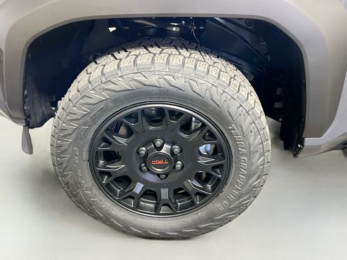 New 2026 Toyota 4Runner SR5 AWD/4WD image 13