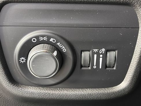 Used 2023 Jeep Grand Cherokee L Laredo AWD/4WD image 24