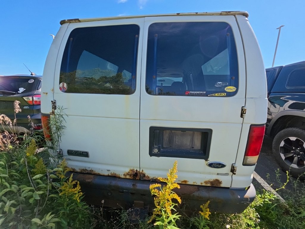 Used 2006 Ford E-150 and Econoline 150 Wagon RWD image 8
