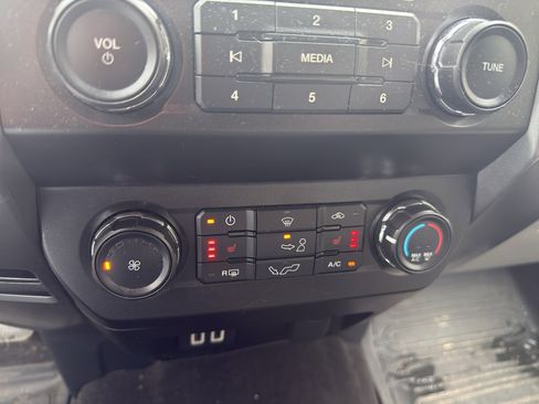 Used 2019 Ford F150 XLT w/ Equipment Group 302A Luxury AWD/4WD image 14