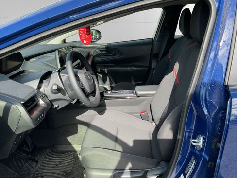 New 2026 Toyota Prius Plug-In Hybrid FWD image 9