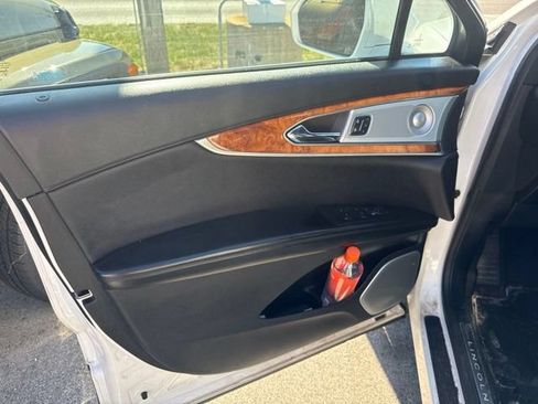 Used 2016 Lincoln MKX Reserve w/ Luxury Package AWD/4WD image 11