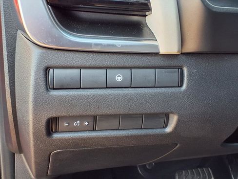 Used 2021 Nissan Rogue SV image 6