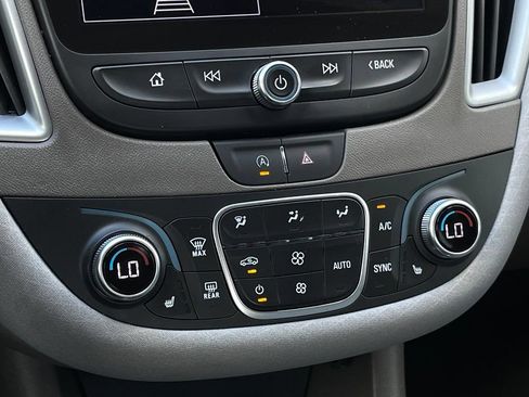Used 2025 Chevrolet Malibu LT FWD image 18