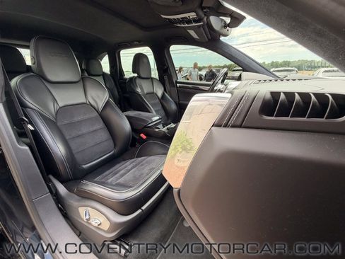Used 2017 Porsche Cayenne GTS AWD/4WD image 31