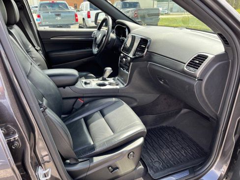 Used 2019 Jeep Grand Cherokee Limited AWD/4WD image 20