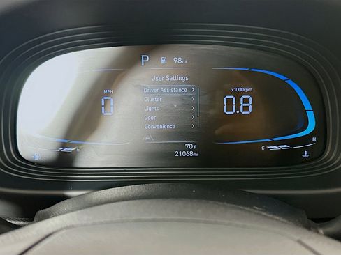 Used 2025 Hyundai Venue SEL FWD image 19