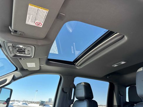 Used 2022 GMC Sierra 3500 Denali w/ Denali Ultimate Package AWD/4WD image 22