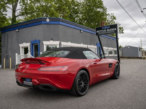 Used 2018 Mercedes-Benz AMG GT Roadster image 4