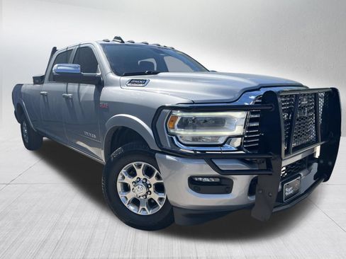 Used 2022 RAM 2500 Laramie w/ Body Color Bumper Group RWD image 3