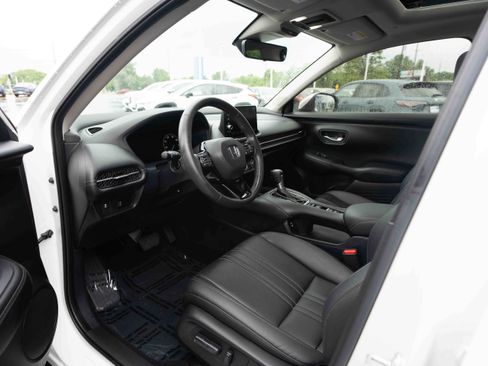 Used 2024 Honda HR-V EX-L image 8