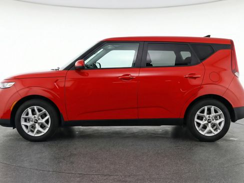 Used 2025 Kia Soul LX w/ LX Technology Package image 5