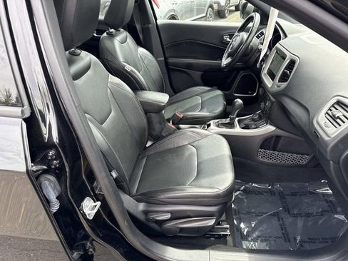 Used 2021 Jeep Compass Latitude w/ Sun and Sound Group AWD/4WD image 9