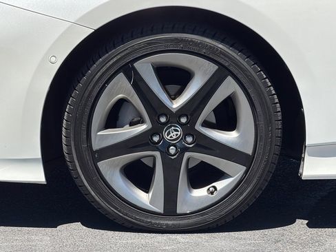 Used 2019 Toyota Prius XLE FWD image 37