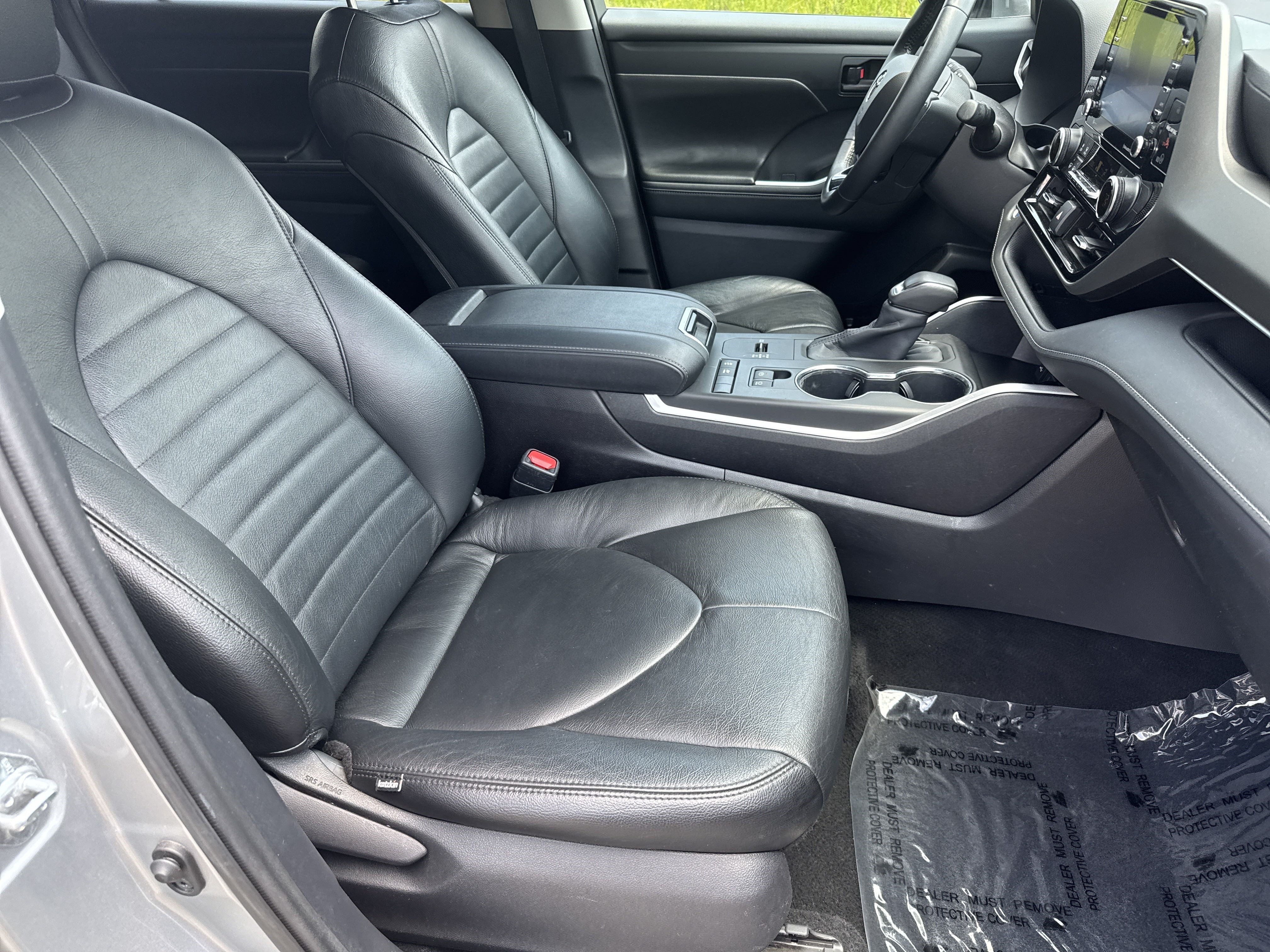 Used 2020 Toyota Highlander LE FWD image 13