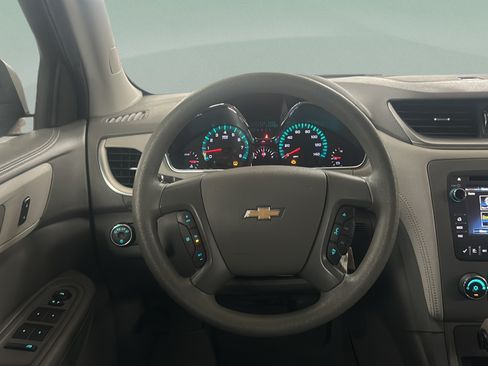 Used 2015 Chevrolet Traverse LS FWD image 21