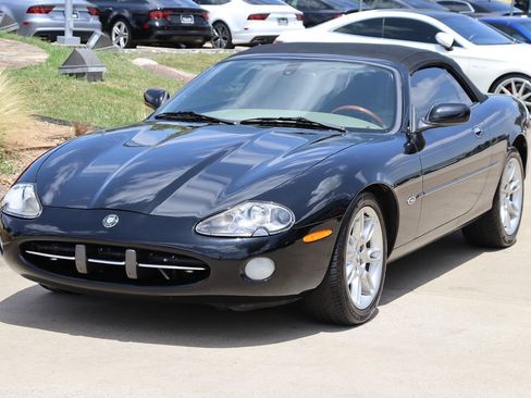 Used 2002 Jaguar XK8 Convertible image 48