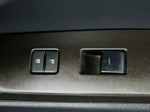 Used 2024 Toyota Camry SE image 28