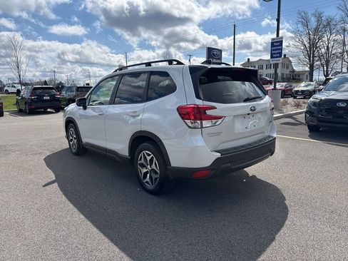 Used 2024 Subaru Forester Premium image 5