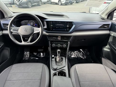 Used 2024 Volkswagen Taos SE image 22
