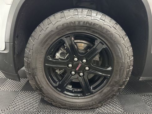 Used 2023 GMC Acadia AT4 w/ Preferred Package image 41