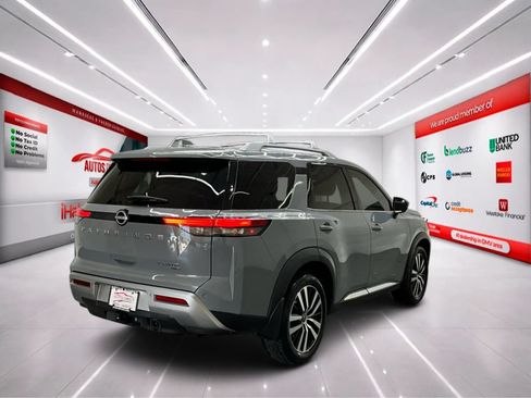 Used 2024 Nissan Pathfinder Platinum AWD/4WD image 7