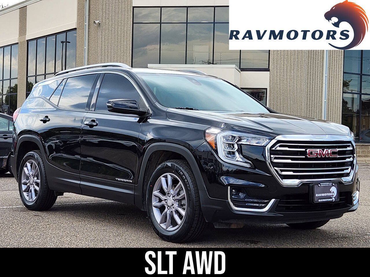 Used 2022 GMC Terrain SLT AWD/4WD image 1