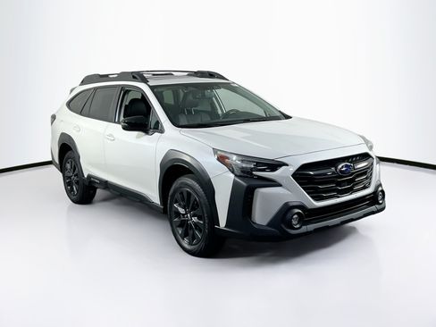 Used 2023 Subaru Outback Onyx Edition AWD/4WD image 3