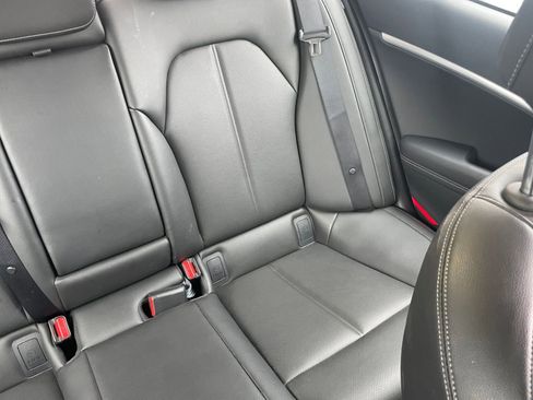 Used 2025 Genesis G70 2.5T image 37