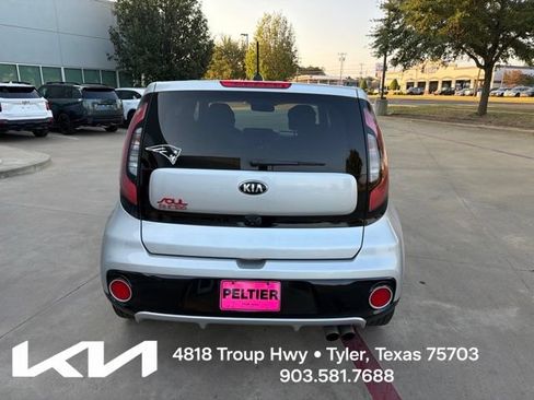 Used 2018 Kia Soul ! FWD image 10