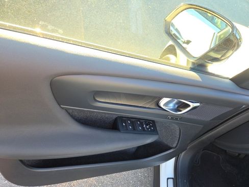 Certified 2024 Volvo XC40 Recharge Core w/ Protection Package Premier image 3