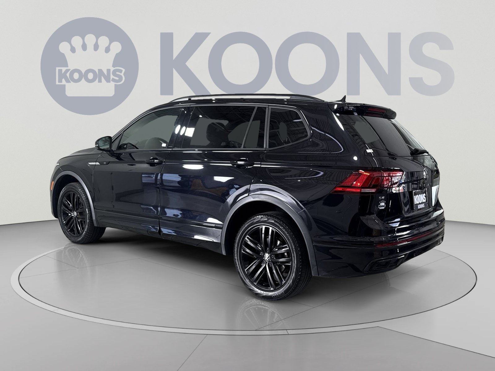 Used 2022 Volkswagen Tiguan SE R-Line AWD/4WD image 8