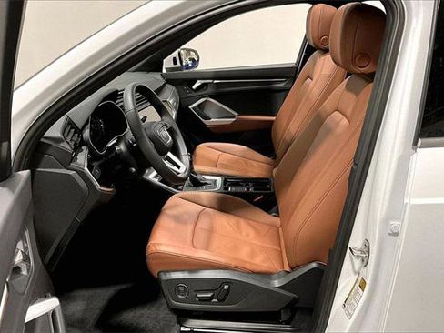 Certified 2025 Audi Q3 2.0T Premium w/ Convenience Package image 26