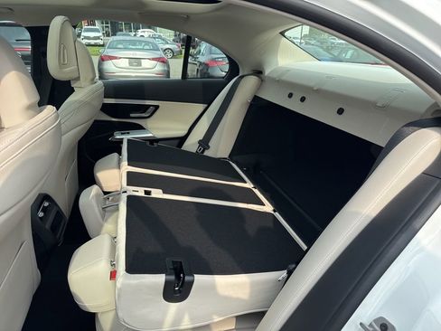 Certified 2025 Mercedes-Benz E 350 4MATIC Sedan image 17