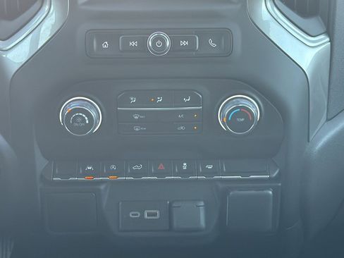 Used 2024 Chevrolet Silverado 1500 Custom image 22