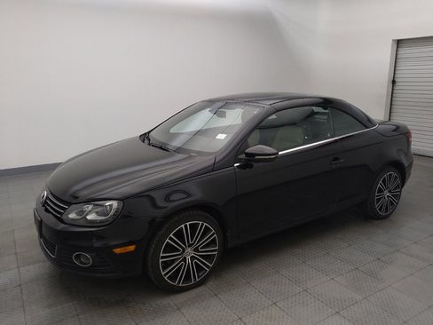 Used 2015 Volkswagen Eos Executive FWD image 2